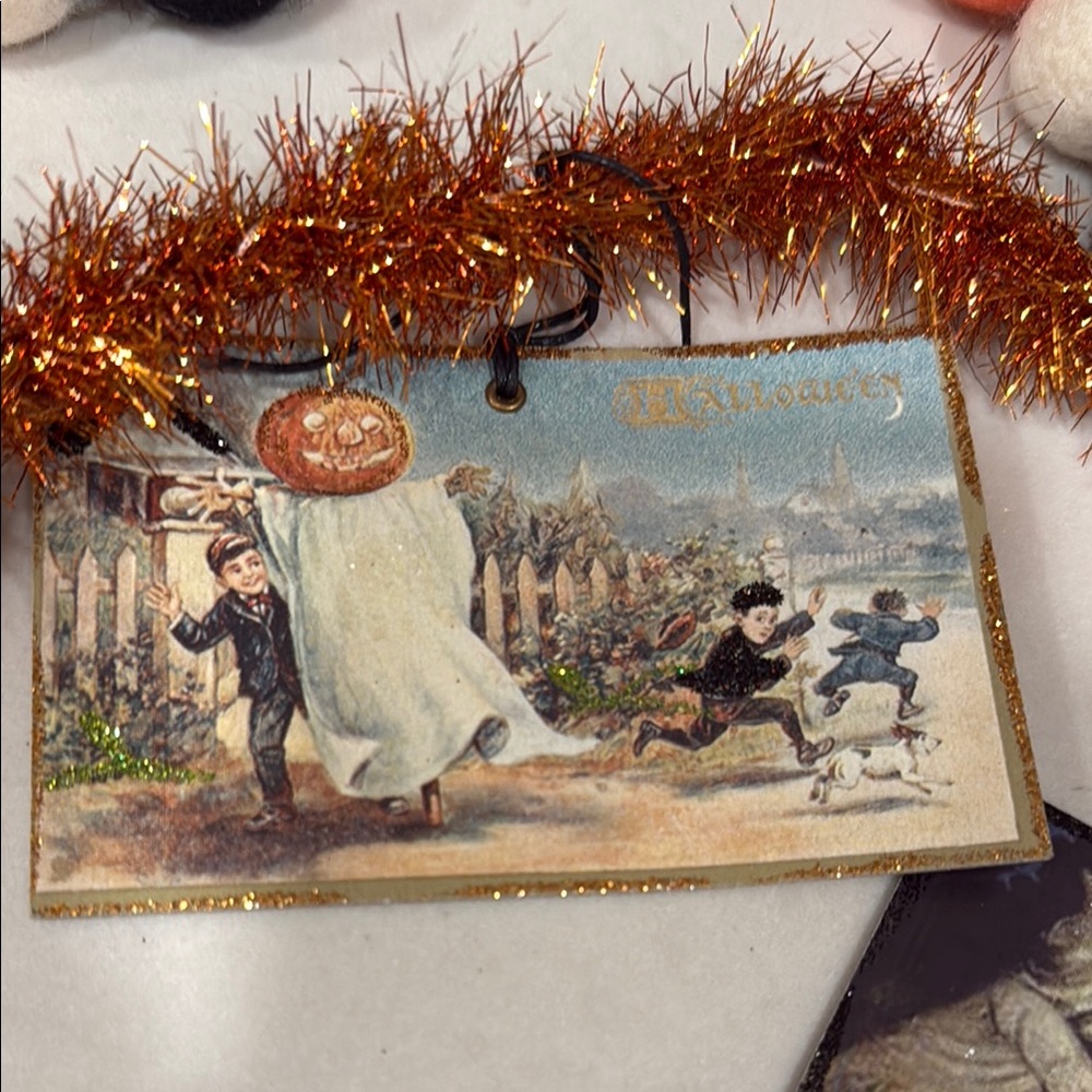 Vintage Halloween Garland with Postcards - Picture 2 of 5